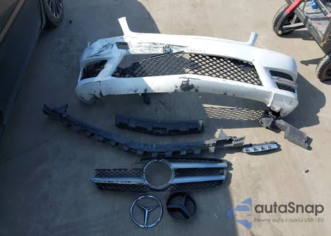 2013 Mercedes-Benz C 250 z USA, uszkodzony, nr VIN WDDGJ4HB2DG089470